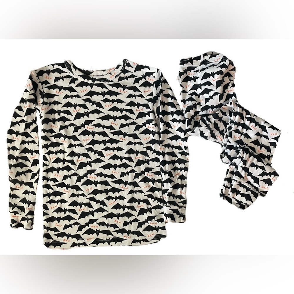 GAP Black and White Bat Print Kids Pajama Set size 5 - Picture 1 of 6